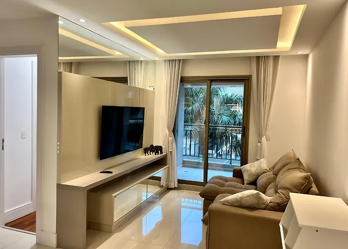 Luxuoso apto 2 quartos na Av do Batel- Academia, Piscina aquecida e Churrasqueira